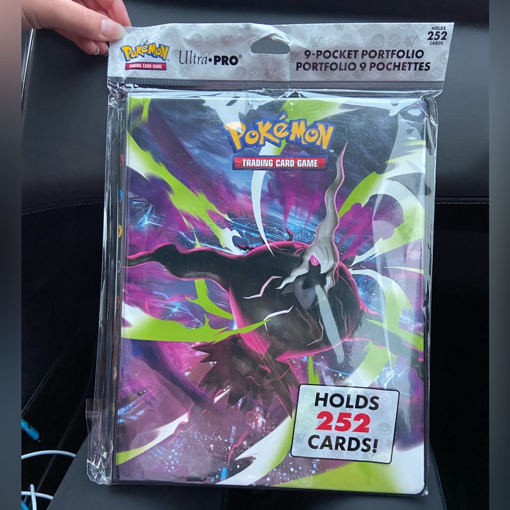 Pokémon Trading Card Ultra Pro 9-Pocket Portfolio